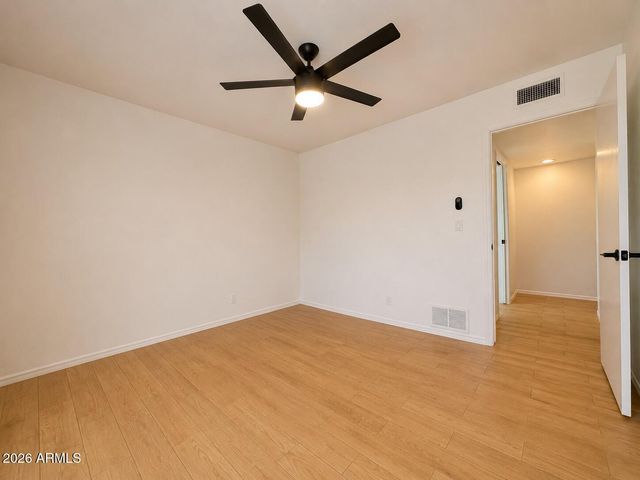 237 W DENTON Lane, Phoenix, AZ 85013