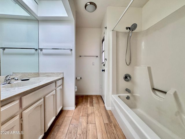 237 W DENTON Lane, Phoenix, AZ 85013