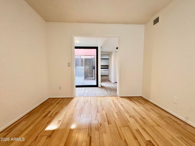 237 W DENTON Lane, Phoenix, AZ 85013