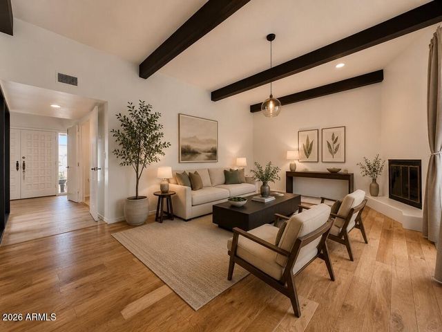 237 W DENTON Lane, Phoenix, AZ 85013