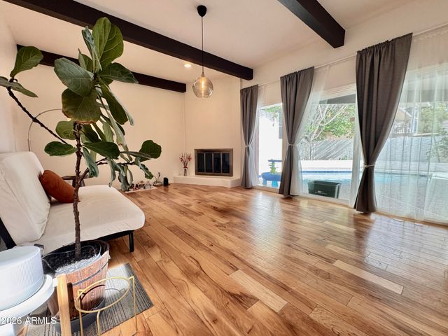 237 W DENTON Lane, Phoenix, AZ 85013