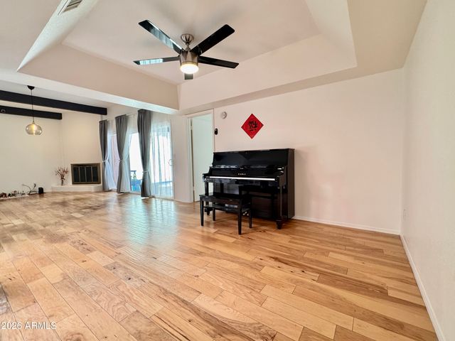 237 W DENTON Lane, Phoenix, AZ 85013