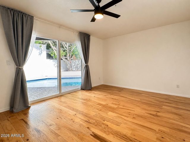 237 W DENTON Lane, Phoenix, AZ 85013