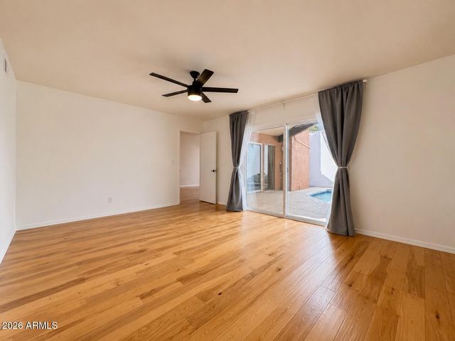 237 W DENTON Lane, Phoenix, AZ 85013