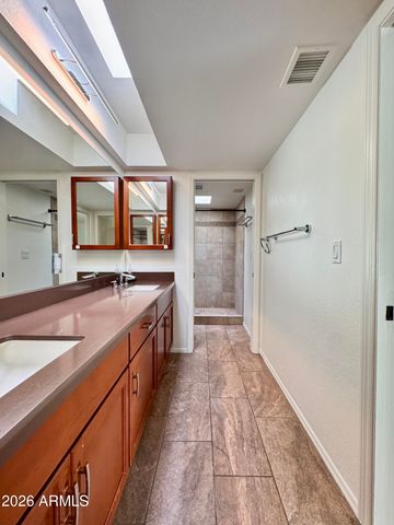 237 W DENTON Lane, Phoenix, AZ 85013