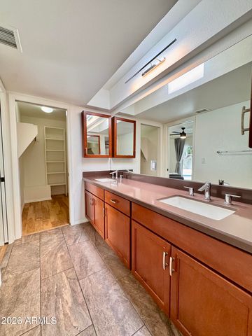 237 W DENTON Lane, Phoenix, AZ 85013