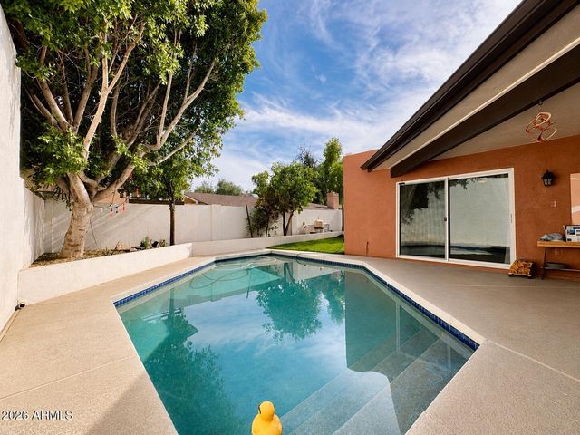 237 W DENTON Lane, Phoenix, AZ 85013