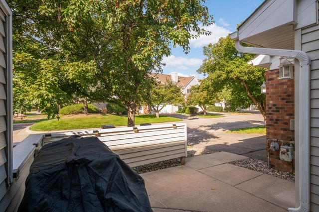 10935 Oregon Avenue S, Bloomington, MN 55438