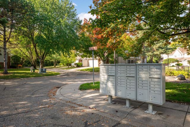 10935 Oregon Avenue S, Bloomington, MN 55438