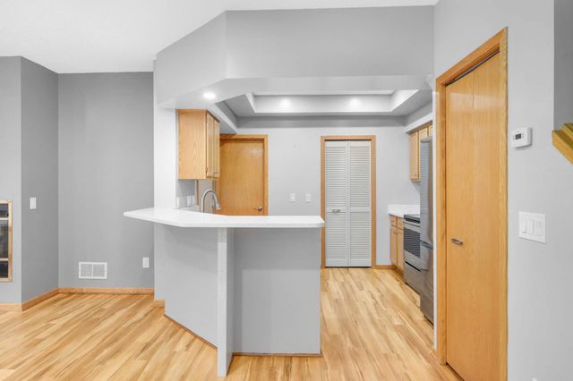 10935 Oregon Avenue S, Bloomington, MN 55438