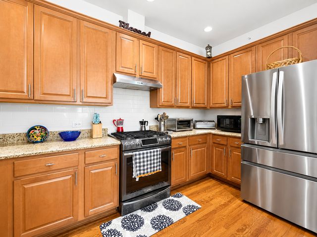 394 Broadmoor Lane, Bartlett, IL 60103