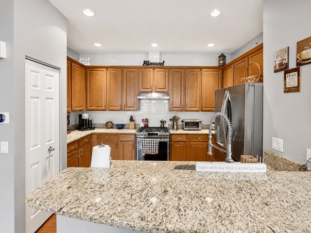 394 Broadmoor Lane, Bartlett, IL 60103