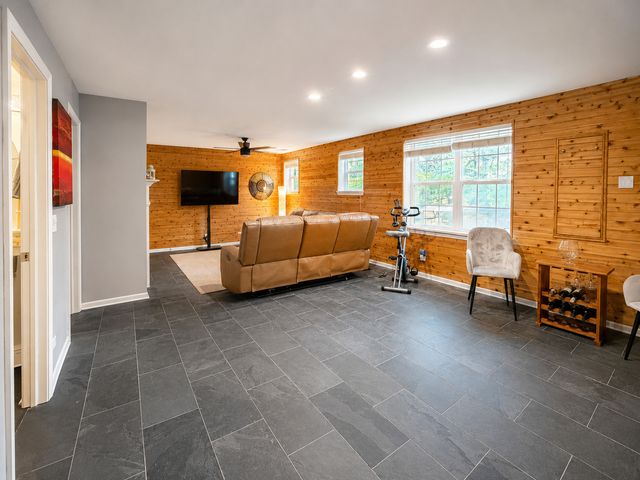 394 Broadmoor Lane, Bartlett, IL 60103