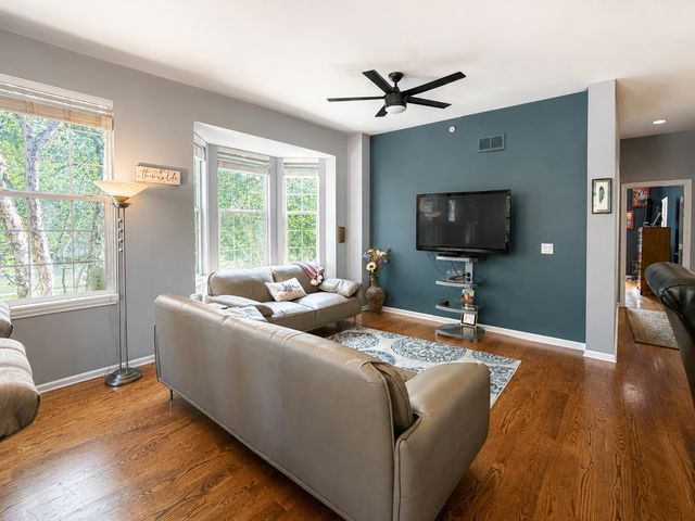 394 Broadmoor Lane, Bartlett, IL 60103