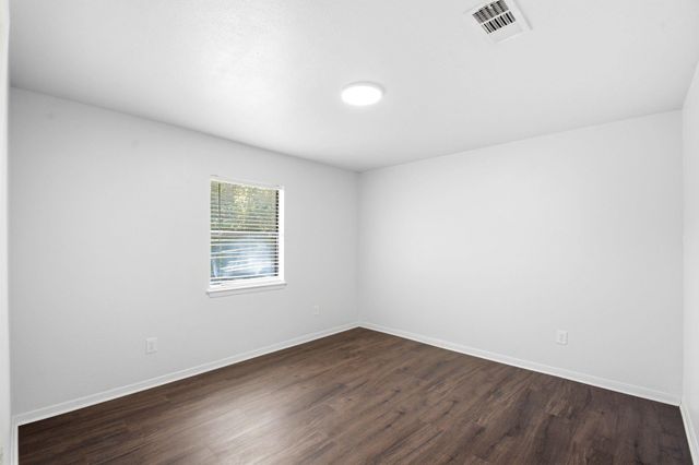 2011 Avenue T, Huntsville, TX 77340