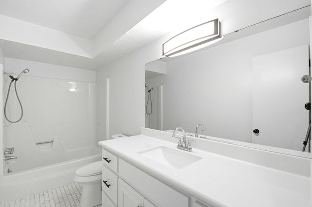 2011 Avenue T, Huntsville, TX 77340