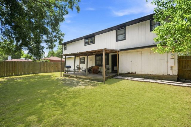 2011 Avenue T, Huntsville, TX 77340