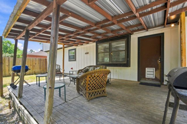 2011 Avenue T, Huntsville, TX 77340