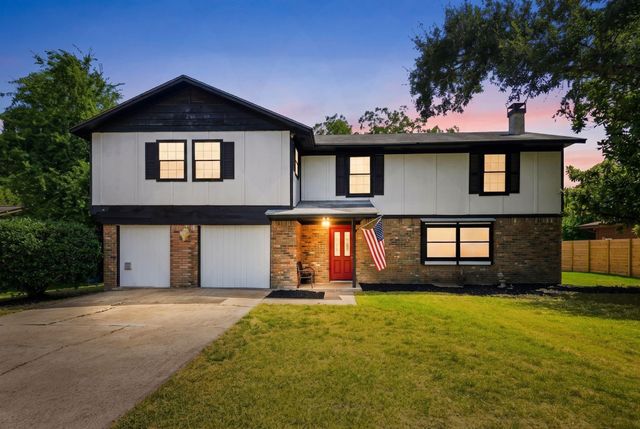 2011 Avenue T, Huntsville, TX 77340