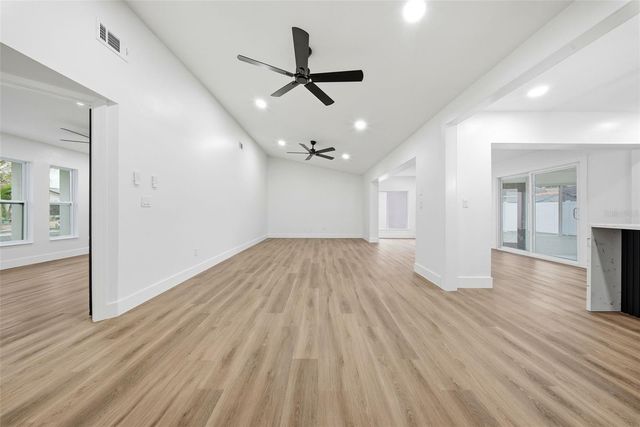 2014 SAN SEBASTIAN WAY S, Clearwater, FL 33763