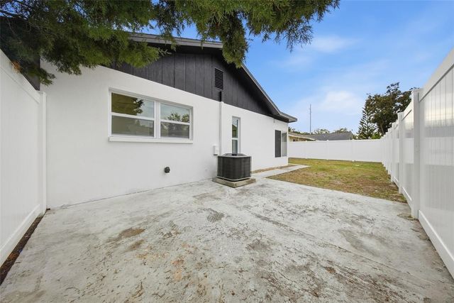 2014 SAN SEBASTIAN WAY S, Clearwater, FL 33763