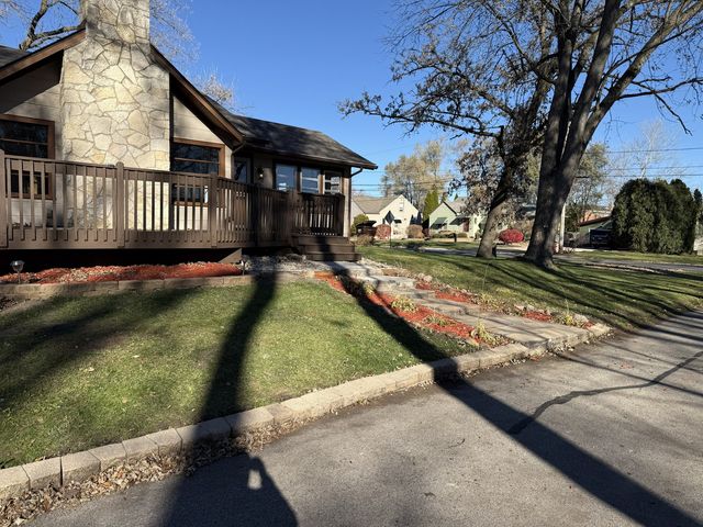 554 Fremont Street, Woodstock, IL 60098