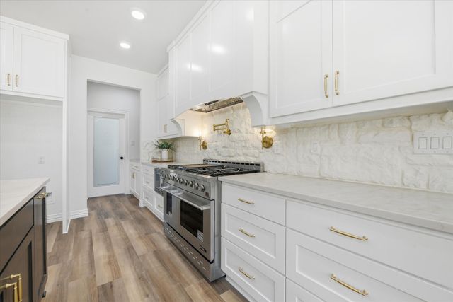 377 Oak Cove Court, Sunset, TX 76270