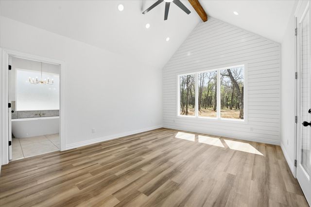 377 Oak Cove Court, Sunset, TX 76270