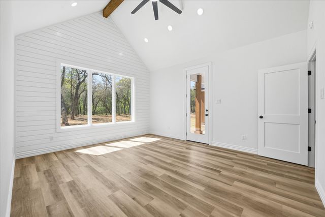 377 Oak Cove Court, Sunset, TX 76270