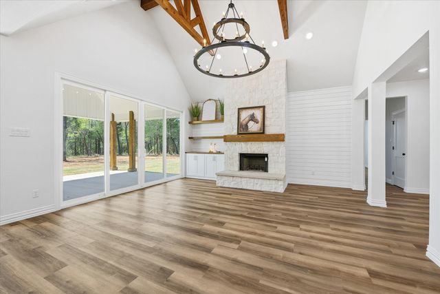 377 Oak Cove Court, Sunset, TX 76270