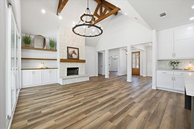 377 Oak Cove Court, Sunset, TX 76270