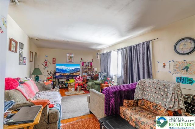 916 Race Street, Catasauqua Boro, PA 18032