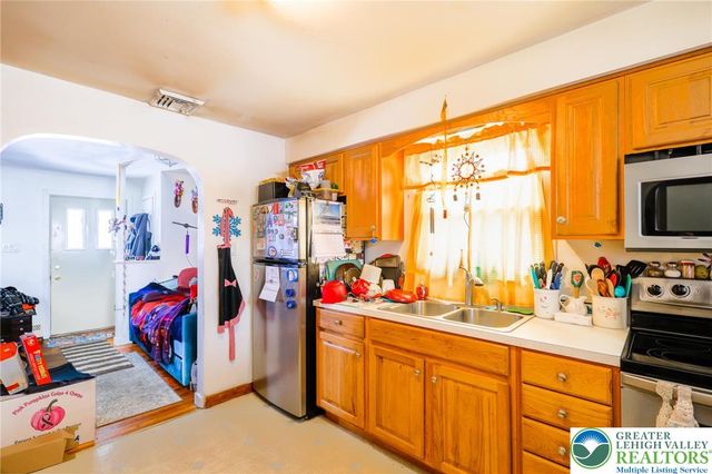 916 Race Street, Catasauqua Boro, PA 18032