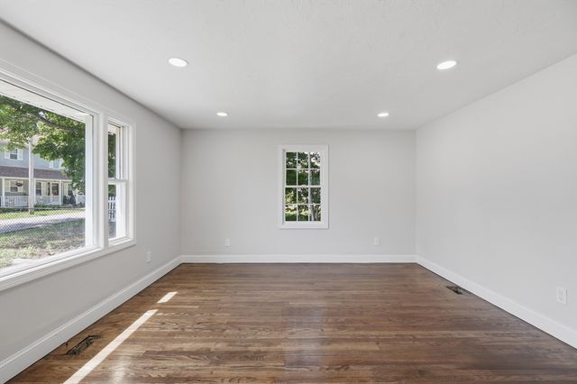 11 Dale Street, Spencer, MA 01562