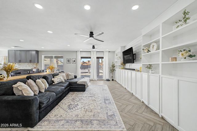 10820 N 52ND Drive, Glendale, AZ 85304