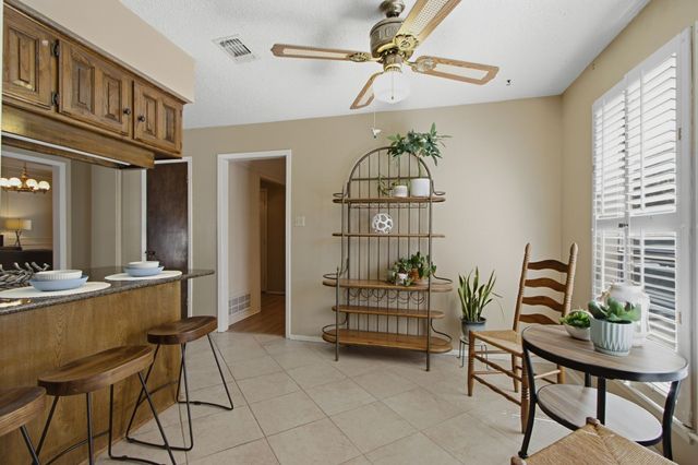 2940 S Creekwood Drive, Grapevine, TX 76051