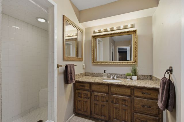 2940 S Creekwood Drive, Grapevine, TX 76051