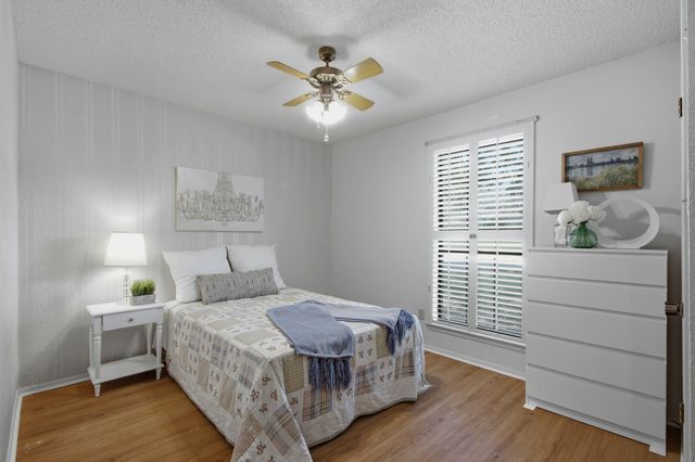 2940 S Creekwood Drive, Grapevine, TX 76051