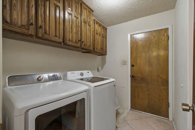 2940 S Creekwood Drive, Grapevine, TX 76051