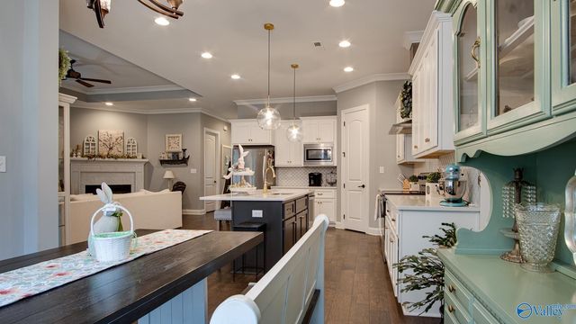 1830 Cherokee Ridge Drive, Union Grove, AL 35175