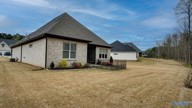 1830 Cherokee Ridge Drive, Union Grove, AL 35175
