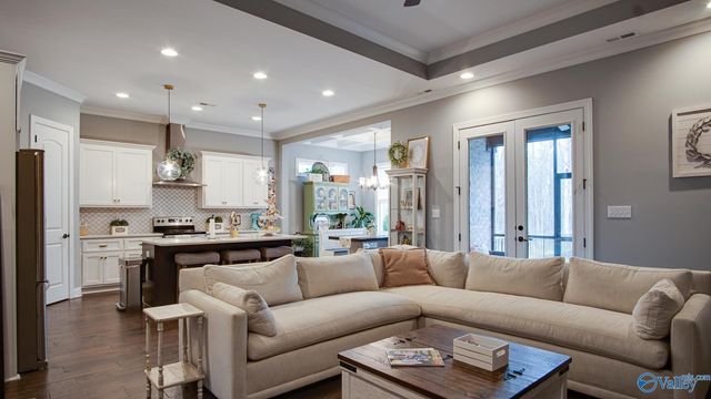 1830 Cherokee Ridge Drive, Union Grove, AL 35175