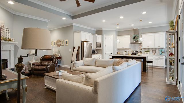 1830 Cherokee Ridge Drive, Union Grove, AL 35175