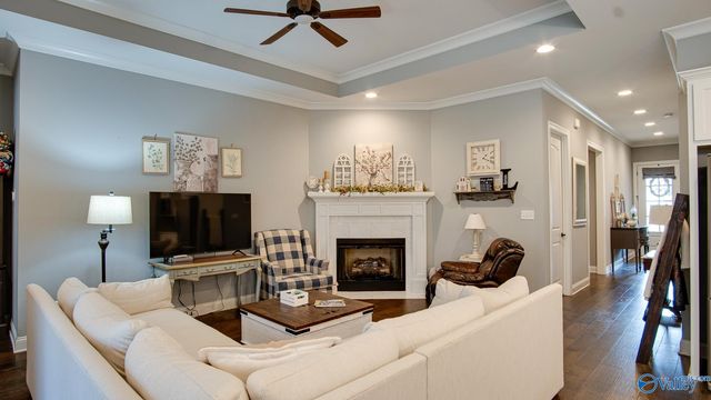 1830 Cherokee Ridge Drive, Union Grove, AL 35175