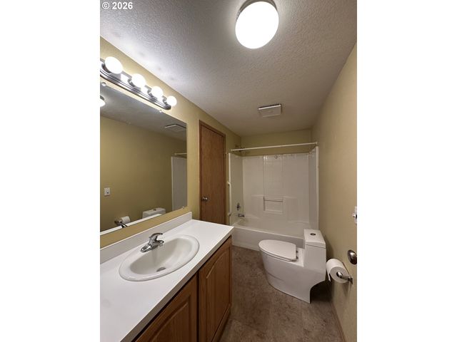 5701 Ne St Johns Rd 64, Vancouver, WA 98661