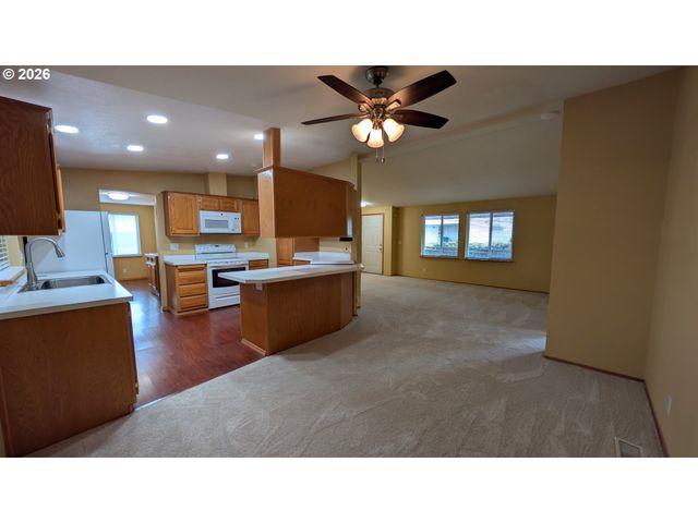 5701 Ne St Johns Rd 64, Vancouver, WA 98661