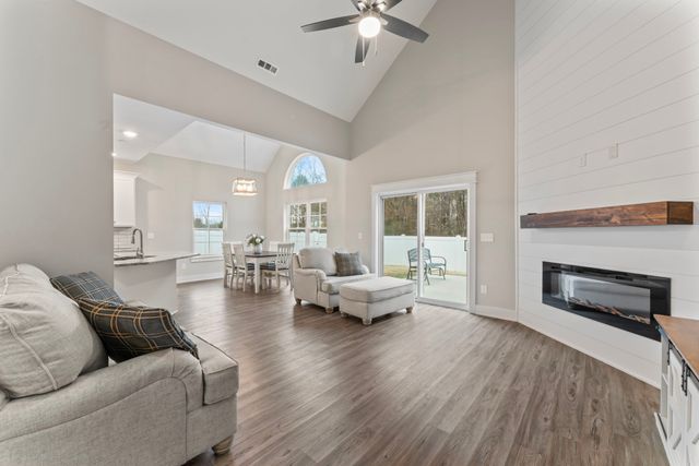 3116 Bootknife Dr, Bell Buckle, TN 37020