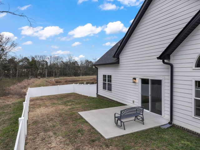 3116 Bootknife Dr, Bell Buckle, TN 37020