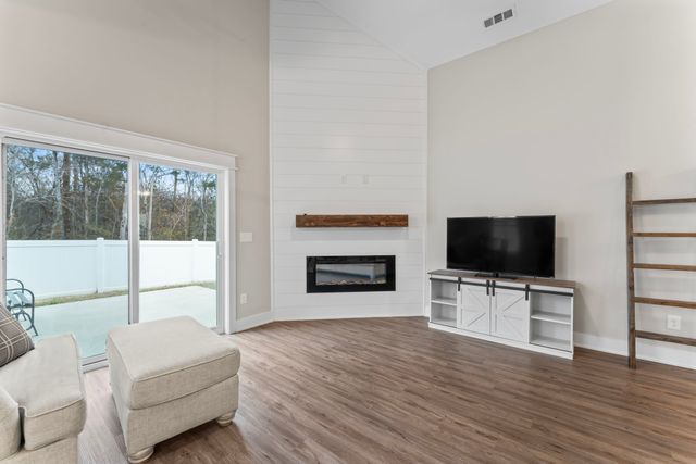 3116 Bootknife Dr, Bell Buckle, TN 37020