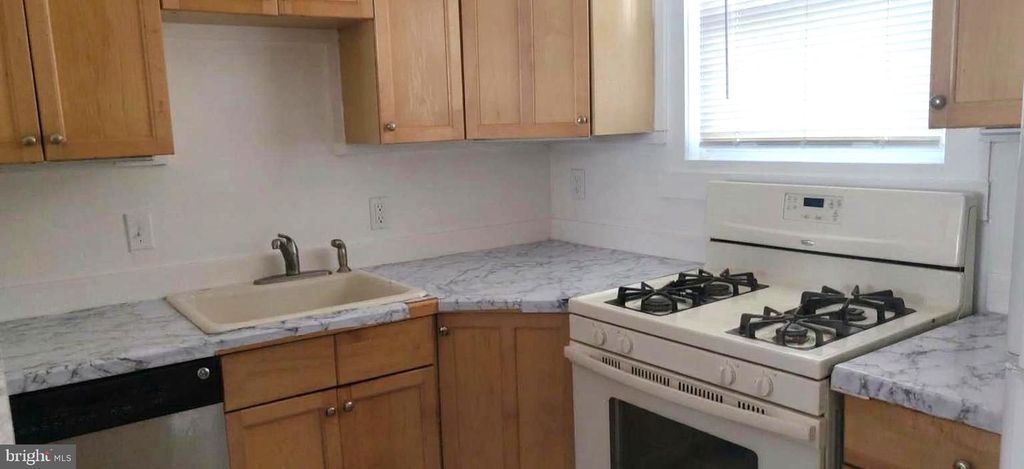 6475 LENSEN ST, Philadelphia, PA 19119 — photo 4